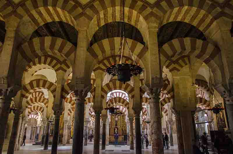 Córdoba 041 - Mezquita Catedral - interior.jpg